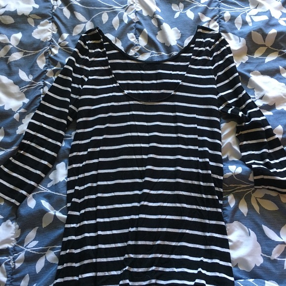 Guess 3/4 length sleeve tee - Picture 3 of 4